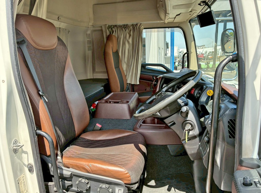 ハイルーフキャビンです。|日野 プロフィア 2DG-SH1EDGGの写真8