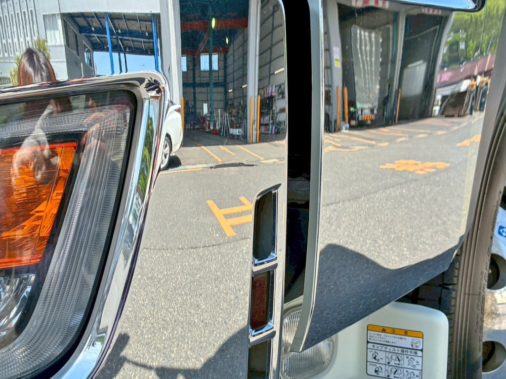 フロントバンパー助手席側にキズがあります。|日野 プロフィア 2DG-SH1EDGGの写真15