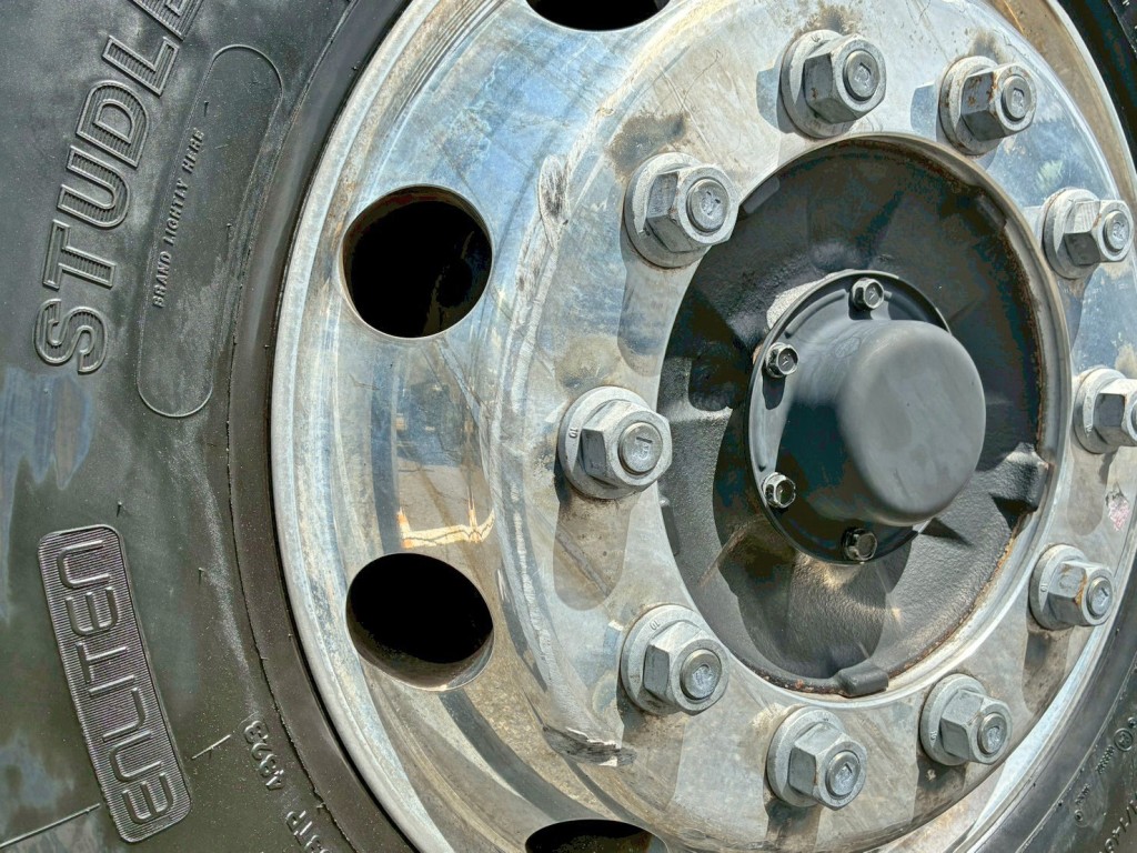 1軸目運転席側ホイールにキズがあります。|日野 プロフィア 2DG-SH1EDGGの写真17