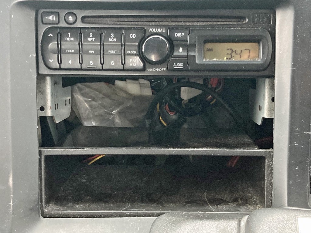 コンソールボックスが欠品しています。|いすゞ ギガ QKG-EXD52ADの写真22