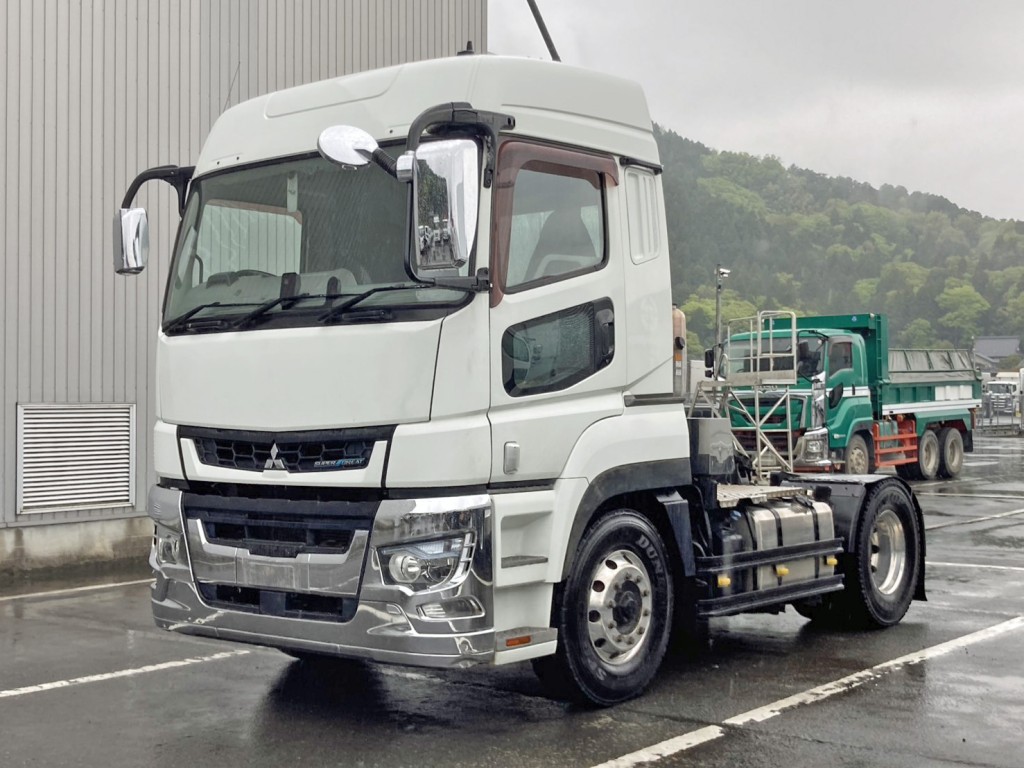 フロント周り、メッキパーツで飾っています。|三菱 スーパーグレート 2RG-FP74HDRの写真1