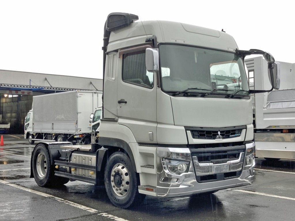 ホイールはアルミ製です。|三菱 スーパーグレート 2RG-FP74HDRの写真2