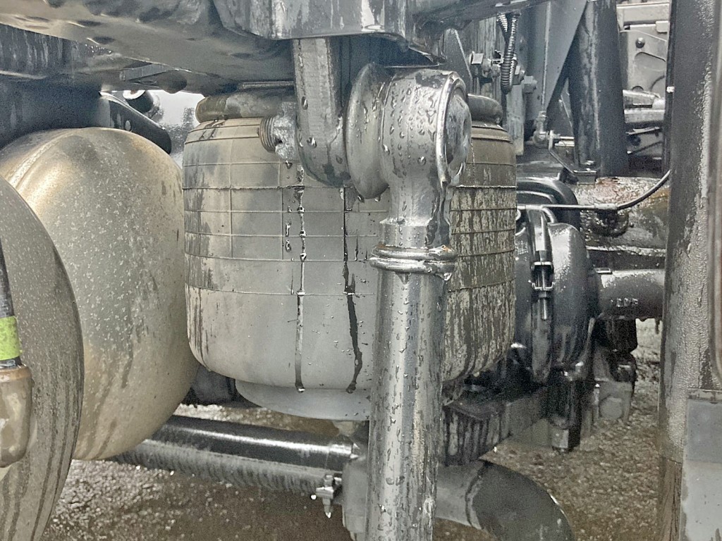 エアサスです。|三菱 スーパーグレート 2RG-FP74HDRの写真5