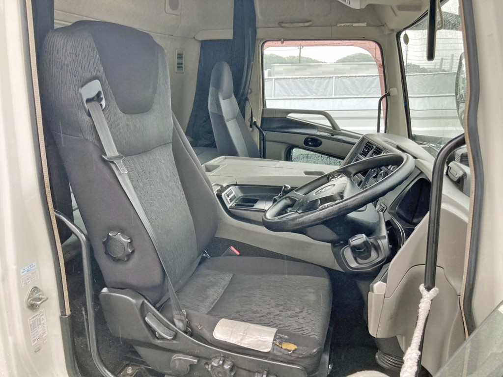 ハイルーフキャビンです。|三菱 スーパーグレート 2RG-FP74HDRの写真8