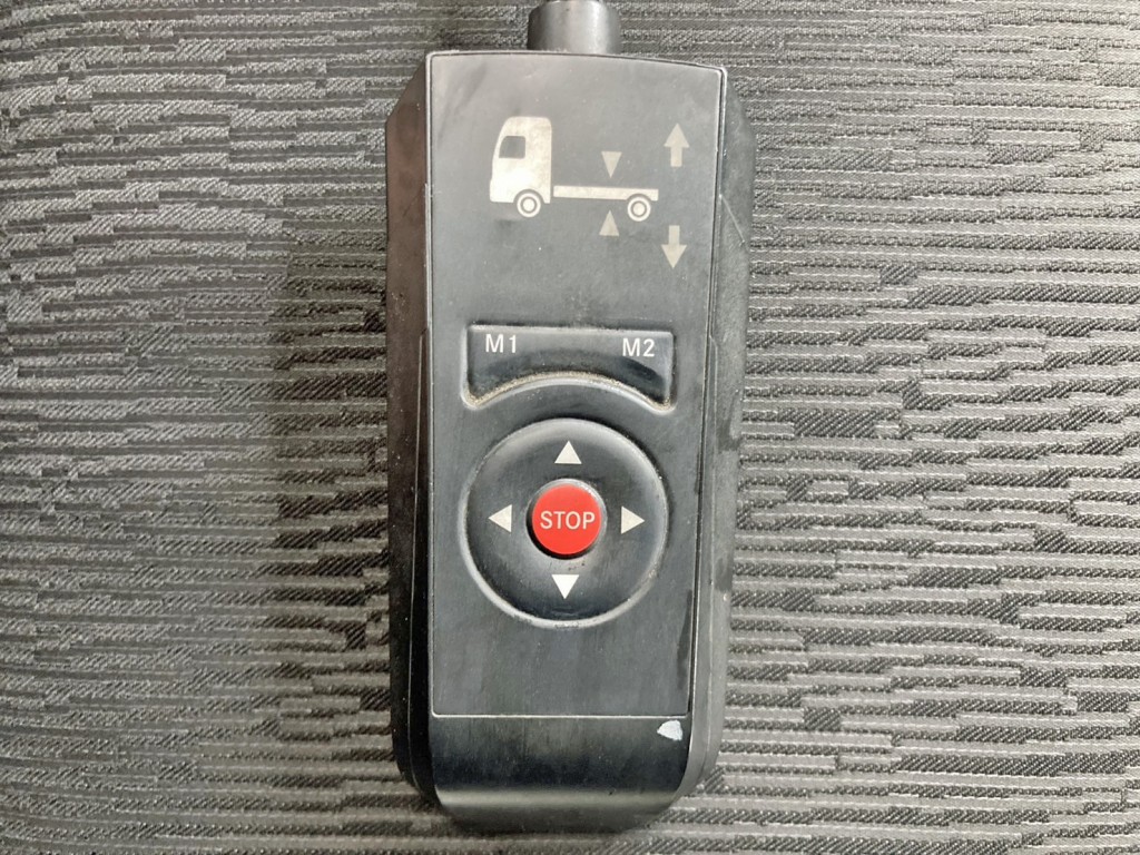 エアサスのコントローラーです。|三菱 スーパーグレート 2RG-FP74HDRの写真19