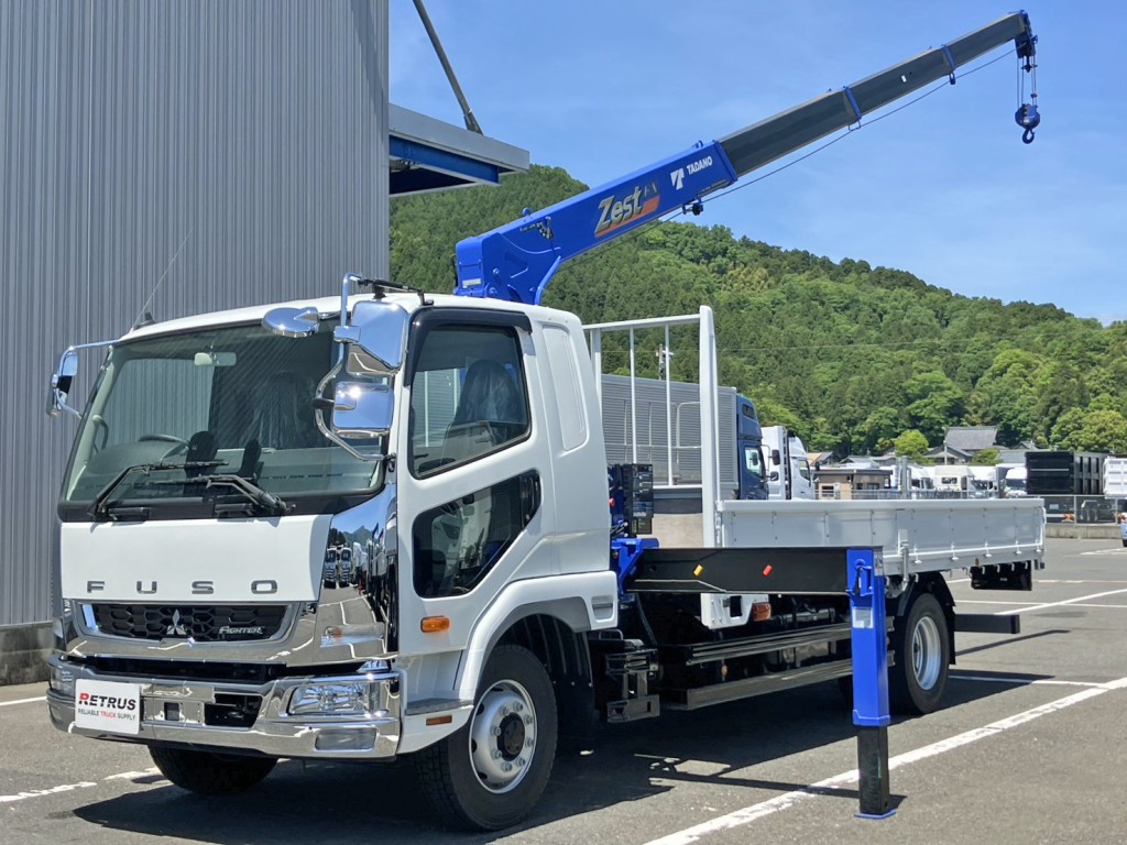 フロント周りはメッキで飾っています。|三菱 ファイター 2KG-FK62FZの写真1