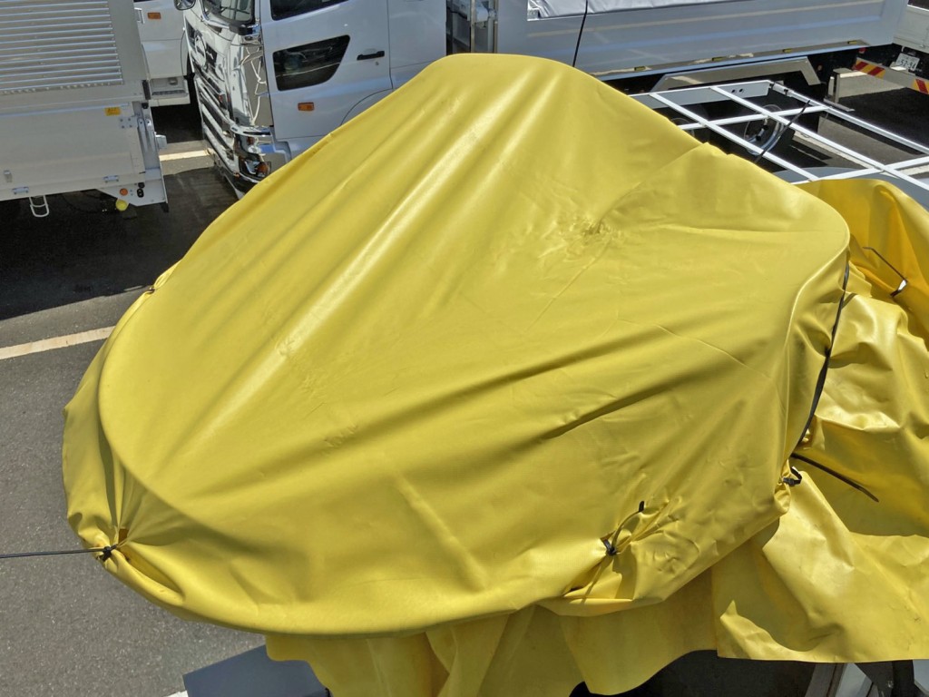 ホッパーカバーの開閉は手動式です。|日野 レンジャー 2KG-FJ2ACAの写真8