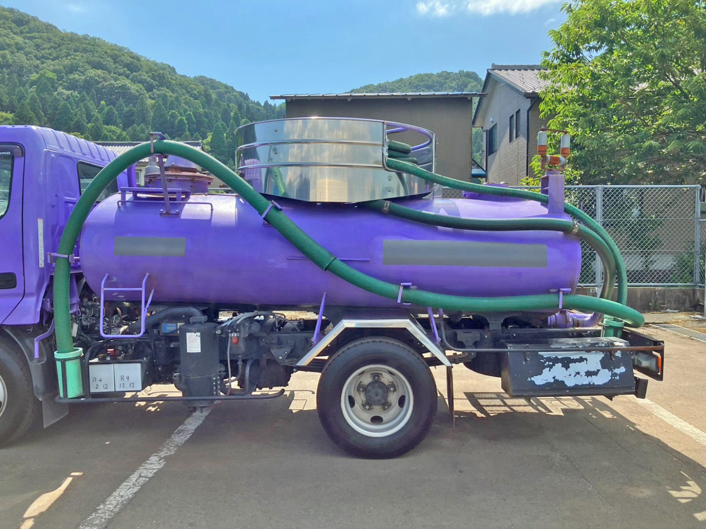 タンクの外観状態です。（助手席側：手塗箇所があります）|日野 デュトロ TKG-XZU600E(2WD)の写真14