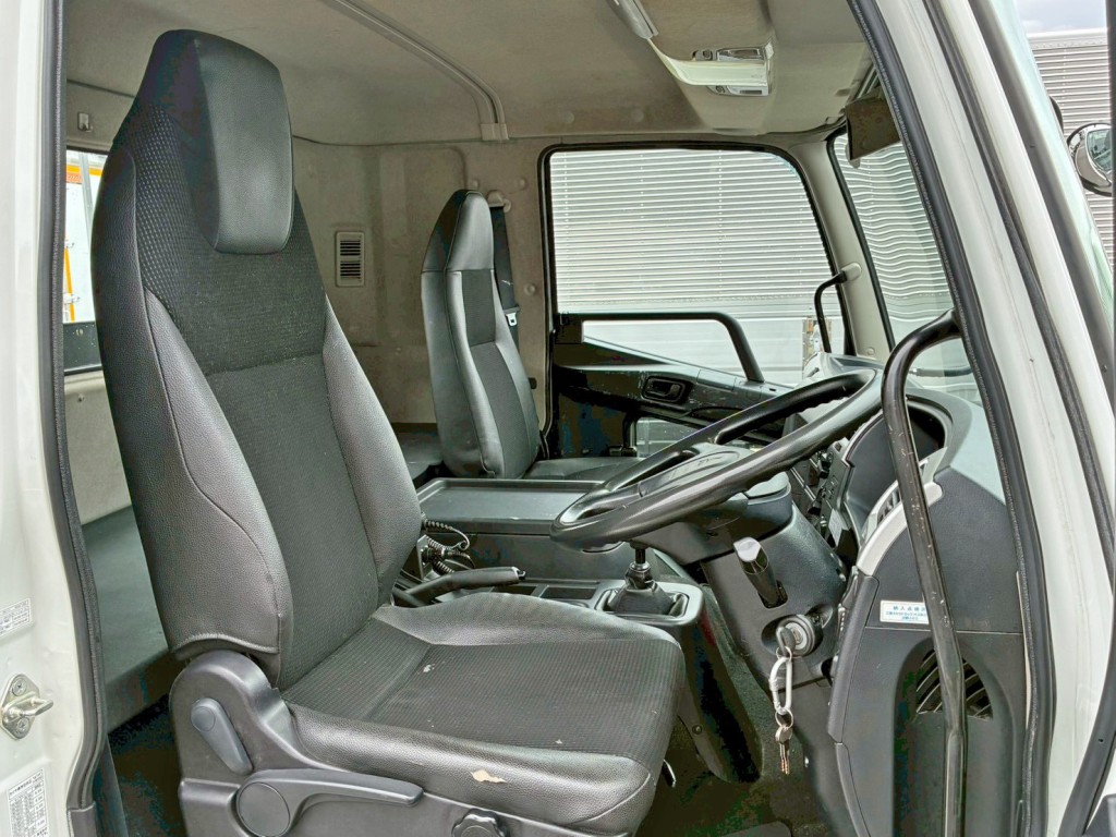三菱 ファイター 2KG-FK64F(2WD)の写真7