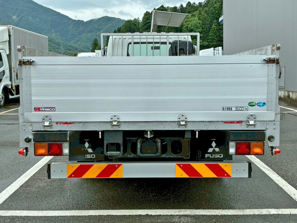 リヤ周りの状態です。|三菱 ファイター 2KG-FK64F(2WD)の写真12