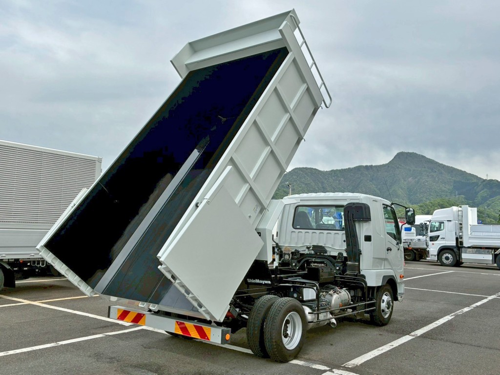 三菱 ファイター 2KG-FK62Fの写真4