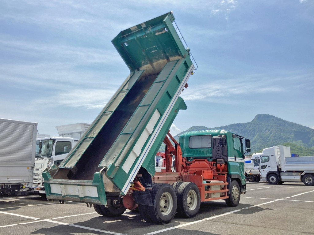 いすゞ ギガ QPG-CXZ77BTの写真4