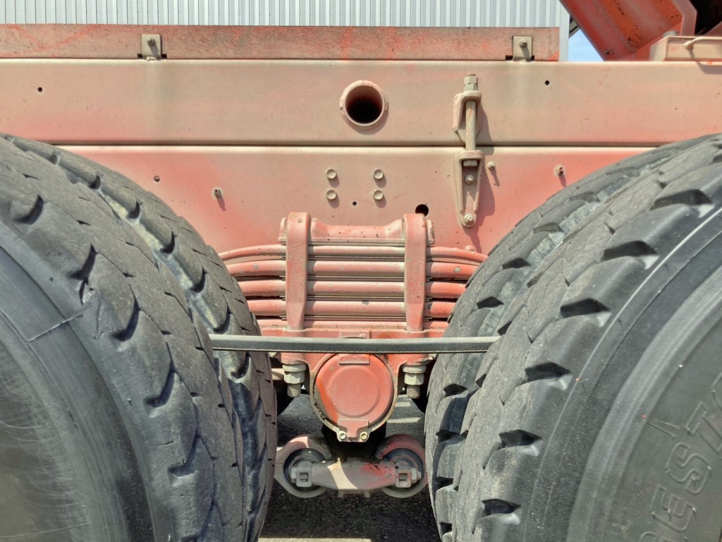 リーフサスです。|いすゞ ギガ QPG-CXZ77BTの写真5