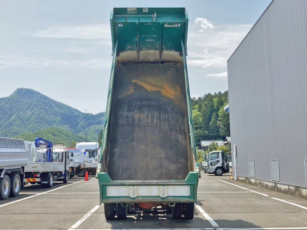 いすゞ ギガ QPG-CXZ77BTの写真9