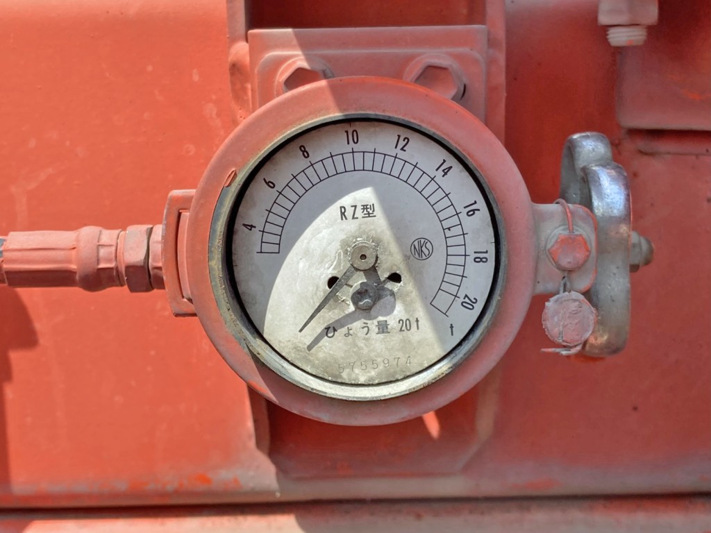 自重計です。(レンズ欠品・ハンドル固着しています)|いすゞ ギガ QPG-CXZ77BTの写真20