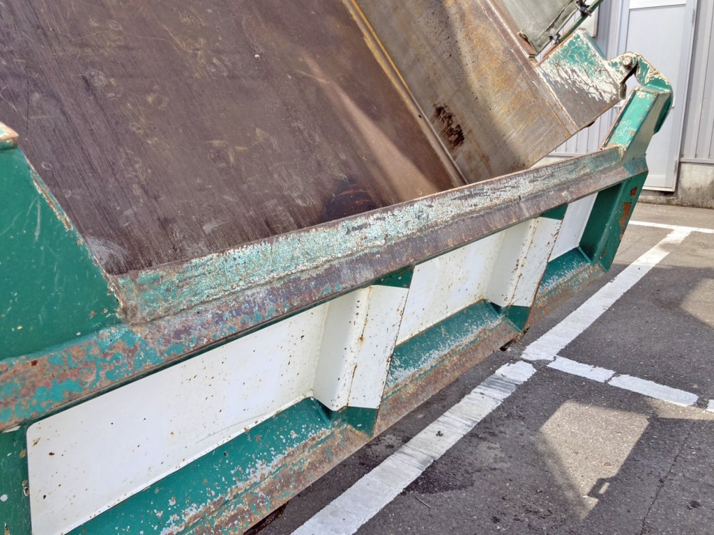 リヤゲート上部はアングル加工されています。|いすゞ ギガ QPG-CXZ77BTの写真29