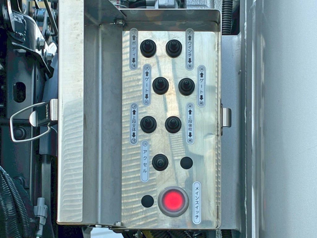 上物の操作スイッチです。|日野 レンジャー 2PG-FD2ABG(2WD)の写真14