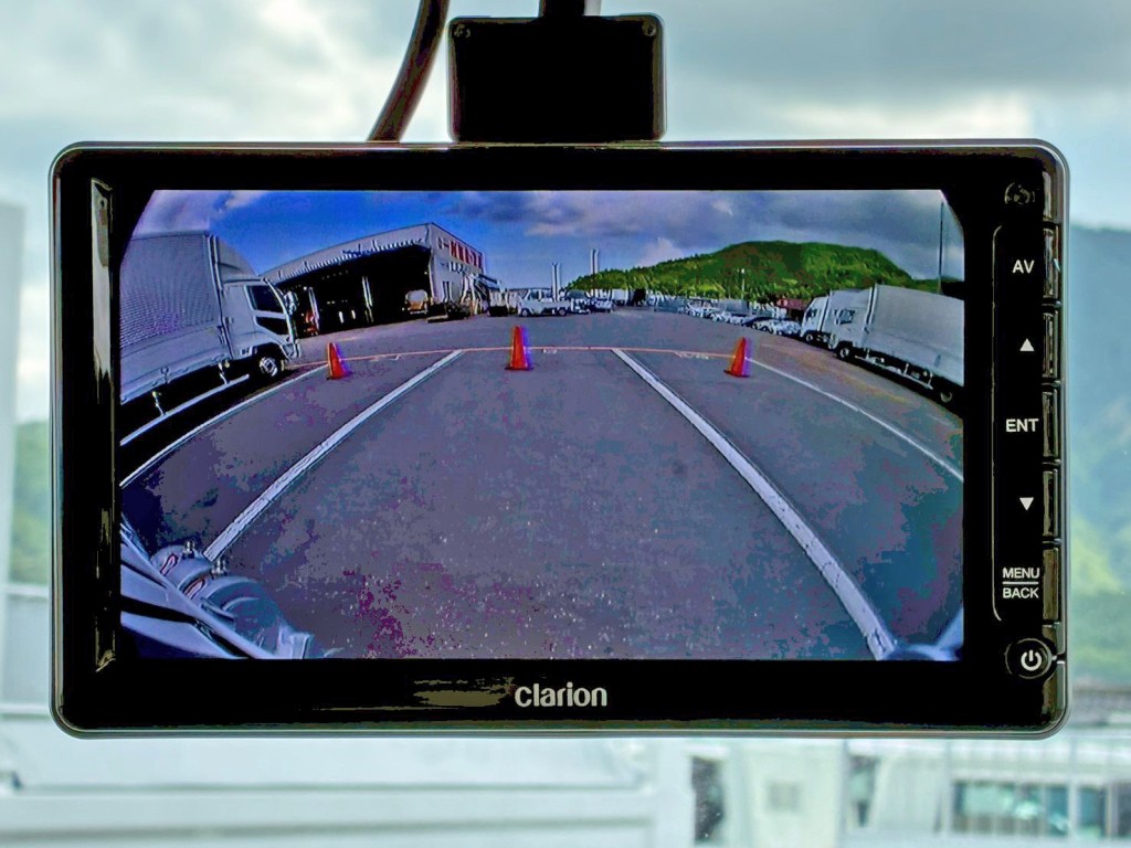 液晶バックモニター付きです。|日野 レンジャー 2PG-FD2ABG(2WD)の写真23