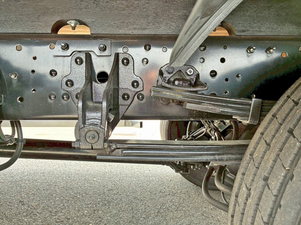 リーフサスです。|三菱 ファイター 2KG-FK62F(2WD)の写真5