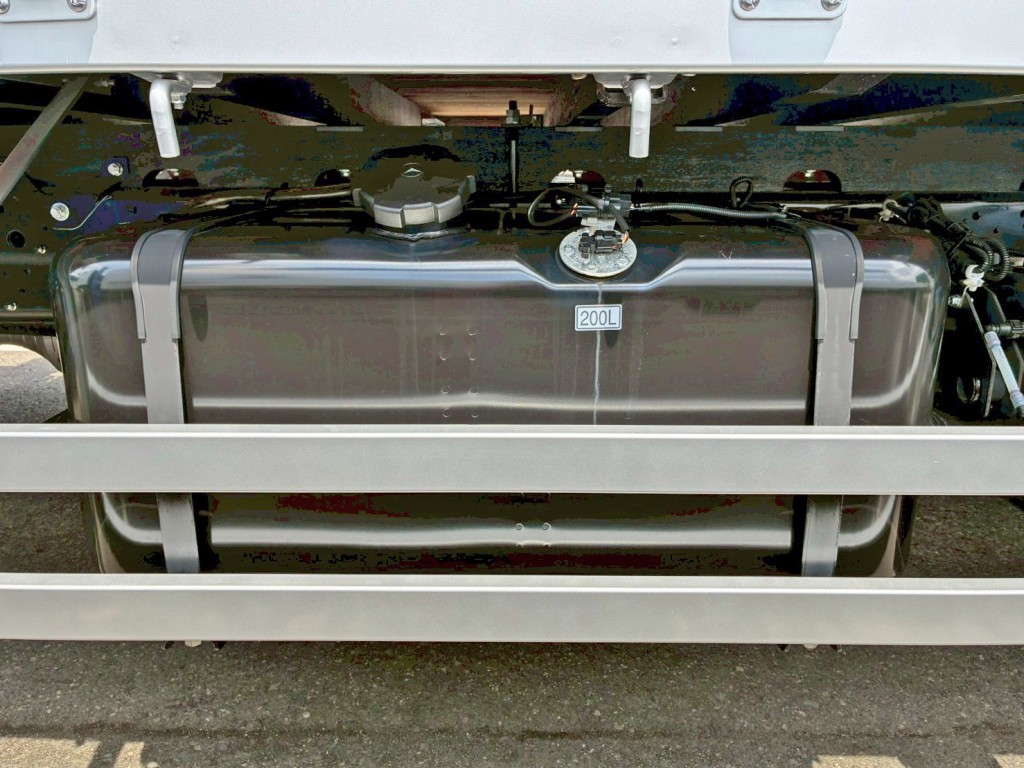 燃料タンクは200Lです。|三菱 ファイター 2KG-FK62F(2WD)の写真19