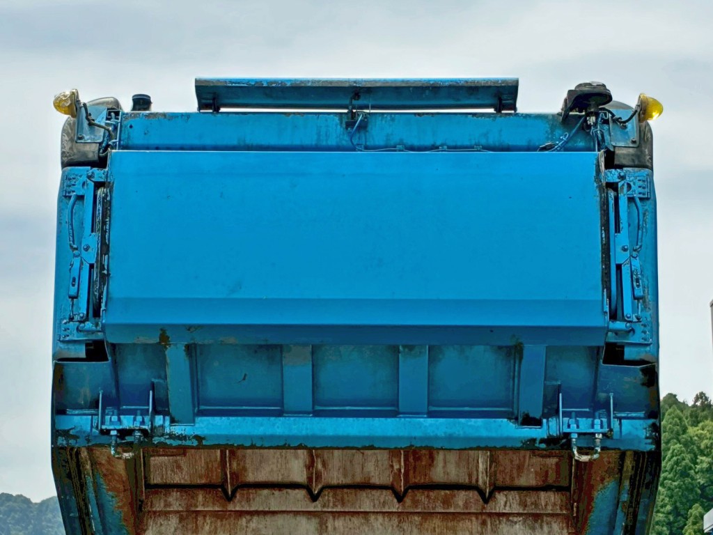 汚水タンク底面の状態です。|日野 デュトロ TKG-XZU600X(2WD)の写真9