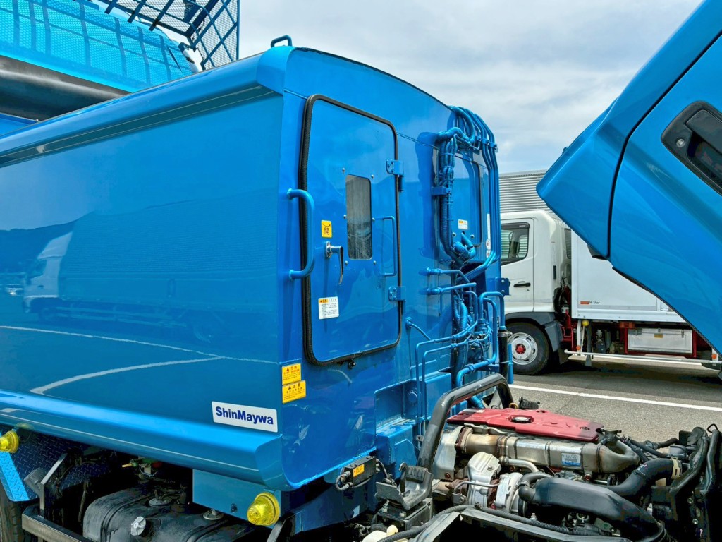 タンク前方の状態です。(運転席側)|日野 デュトロ TKG-XZU600X(2WD)の写真18