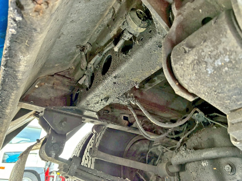 下回りの状態です。(後方)|日野 デュトロ TKG-XZU600X(2WD)の写真26