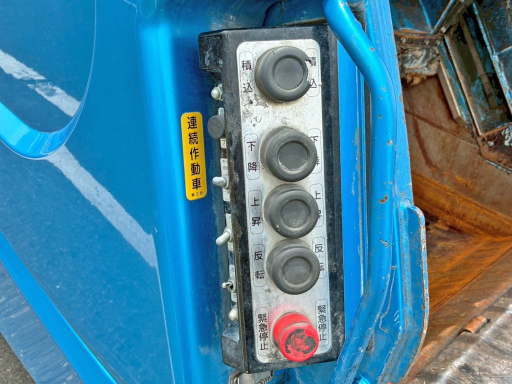 連続 ⇔ 単独切り替えスイッチ付きです。|日野 デュトロ TKG-XZU600X(2WD)の写真33