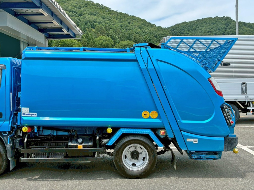 タンクの外観状態です。(助手席側)|日野 デュトロ TKG-XZU600X(2WD)の写真35