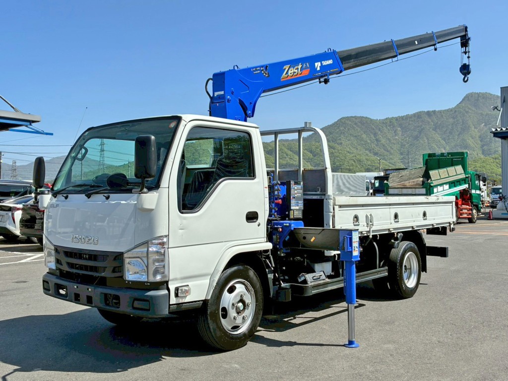 いすゞ エルフ 2RG-NKR88R(2WD)の写真1