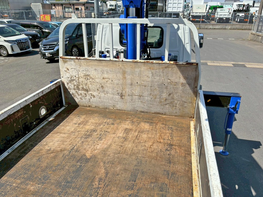 いすゞ エルフ 2RG-NKR88R(2WD)の写真9