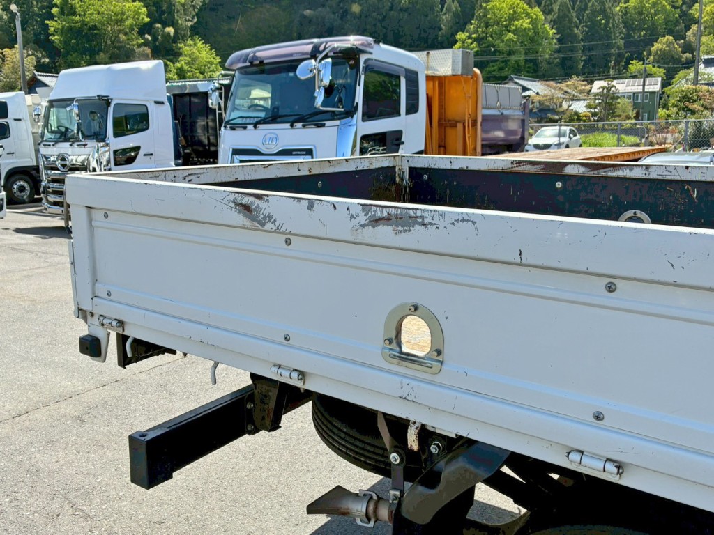 運転席側アオリ後方にキズがあります。|いすゞ エルフ 2RG-NKR88R(2WD)の写真12