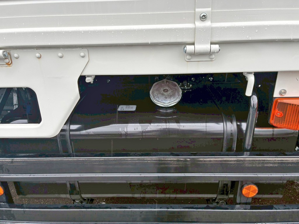 燃料タンクは200Lです。|日野 レンジャー 2KG-FE2ACAの写真19