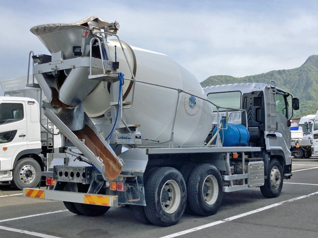 いすゞ ギガ 2KG-CXZ60CTの写真4