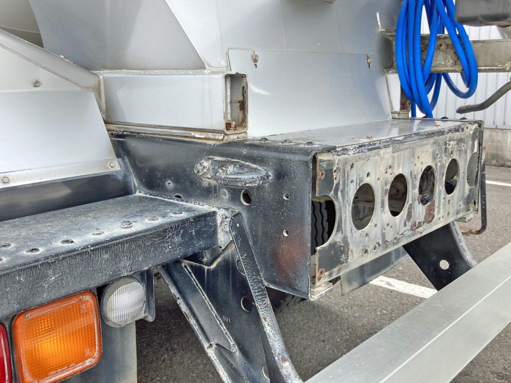 いすゞ ギガ 2KG-CXZ60CTの写真6