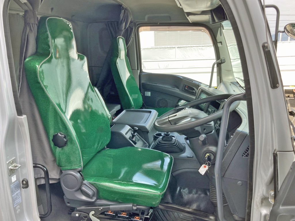 いすゞ ギガ 2KG-CXZ60CTの写真7