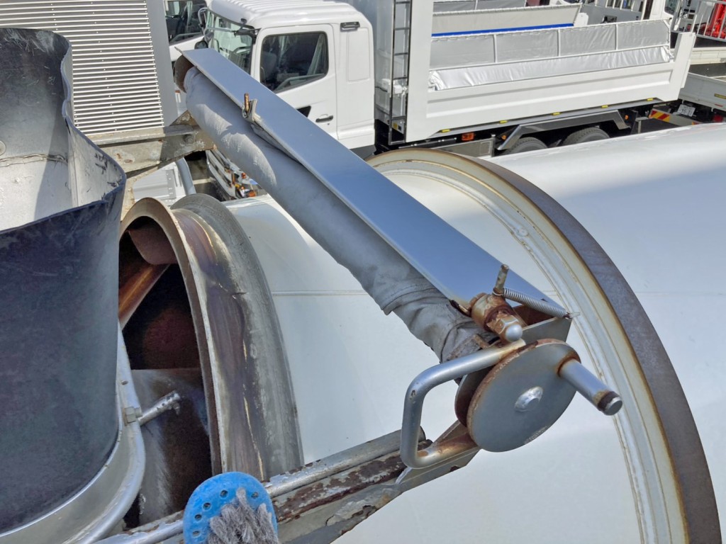 いすゞ ギガ 2KG-CXZ60CTの写真9