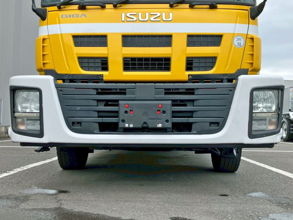 前方左右の散水口の状態です。(運転席側へ舵を切った態です)|いすゞ ギガ QKG-CYM77AMの写真14