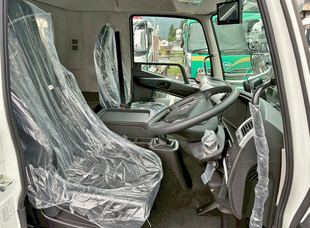 三菱 ファイター 2KG-FK62F(2WD)の写真8
