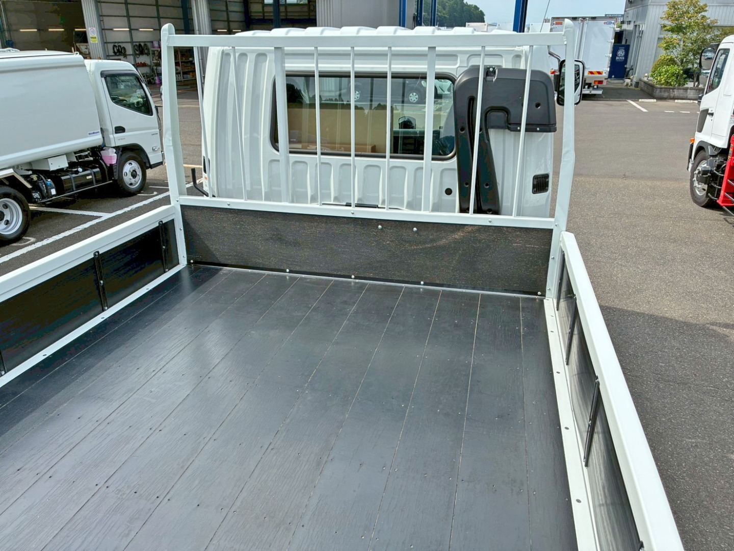 三菱 ファイター 2KG-FK62F(2WD)の写真10