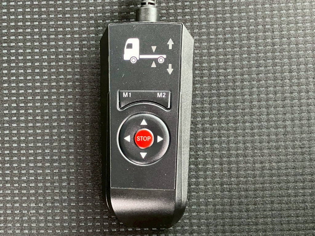 エアサスのコントローラーです。|三菱 ファイター 2KG-FK65F(2WD)の写真16