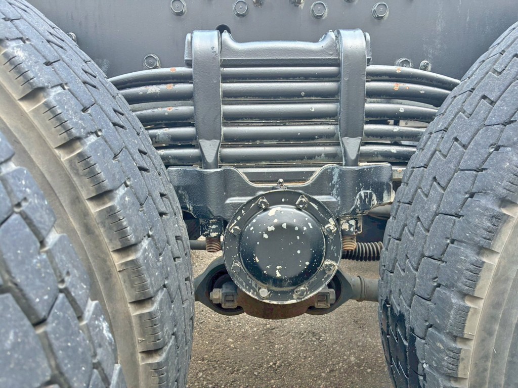 リーフサスです。|三菱 スーパーグレート 2PG-FV70HXの写真5