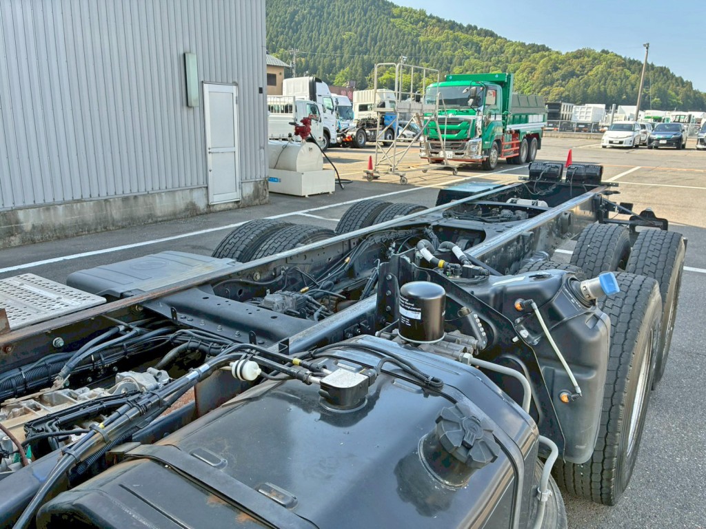 シャーシの状態です。|三菱 スーパーグレート 2PG-FV70HXの写真6