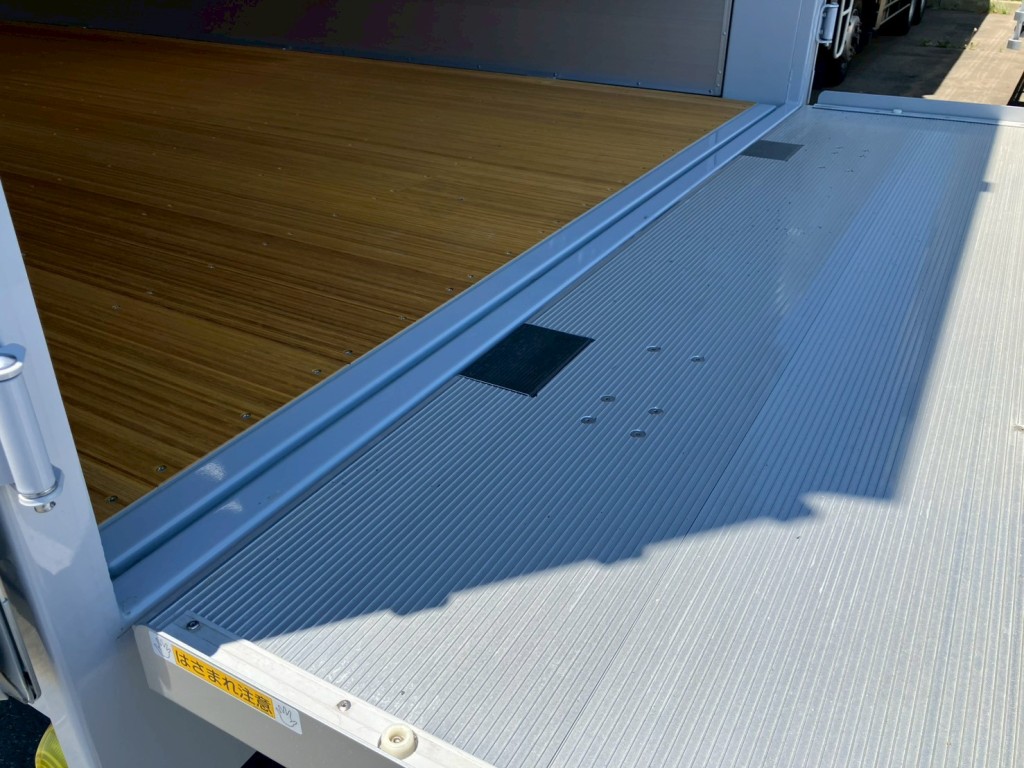 ゲートを上限まで上げた状態です。|日野 レンジャー 2PG-FD2ABG(2WD)の写真12