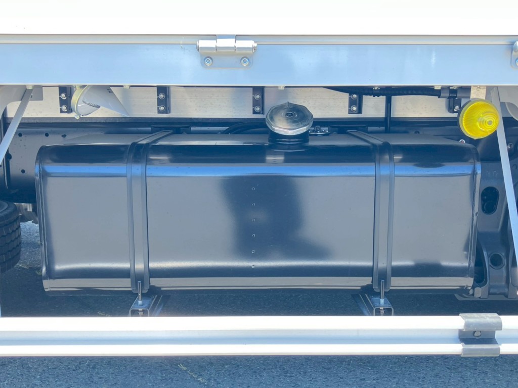 燃料タンクは200Lです。|日野 レンジャー 2PG-FD2ABG(2WD)の写真15