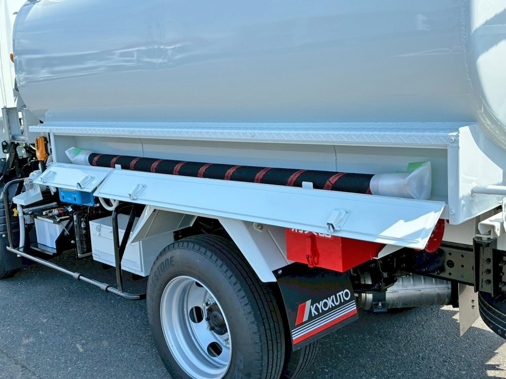 助手席側のホースです。|三菱 キャンター 2PG-FEA80(2WD)の写真14