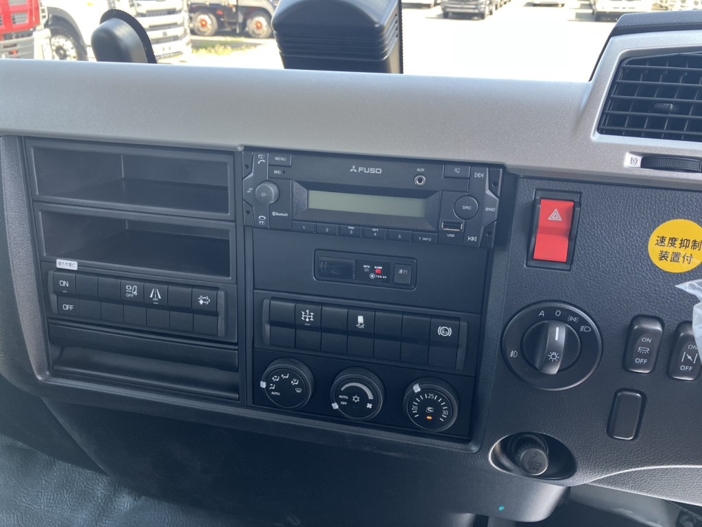 三菱 ファイター 2KG-FK62FZの写真7