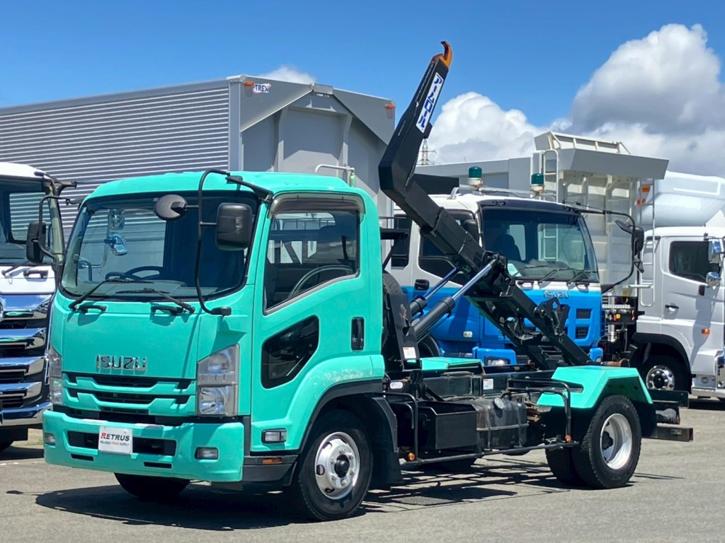 いすゞ フォワード TKG-FRR90S2(2WD)の写真1