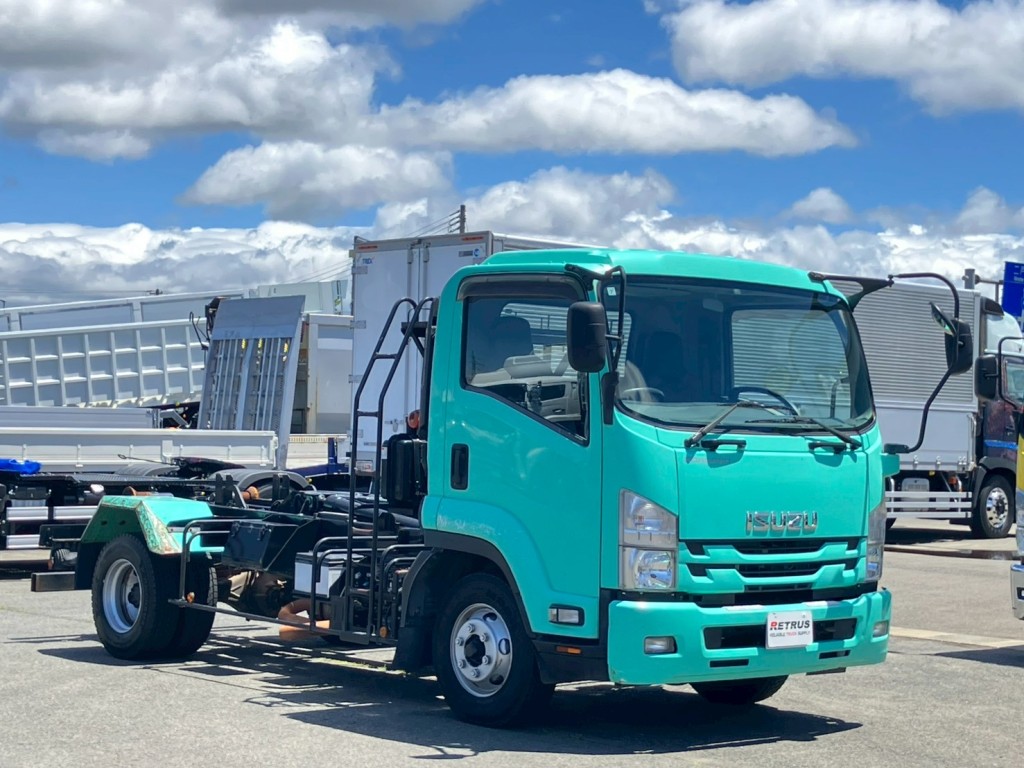 いすゞ フォワード TKG-FRR90S2(2WD)の写真2