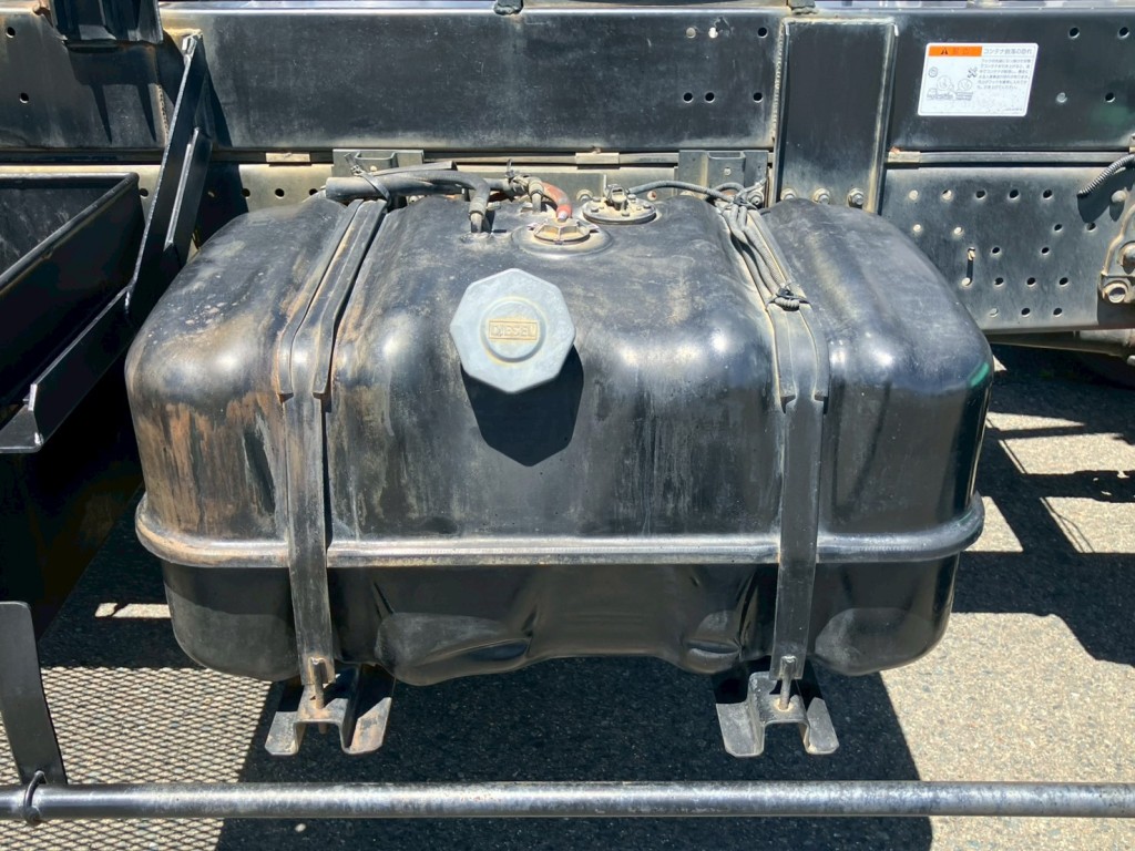 燃料タンクは100Lです。|いすゞ フォワード TKG-FRR90S2(2WD)の写真31